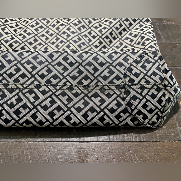 Tommy Hilfiger Logo Catch All Tote Bag Purse - Picture 7 of 10